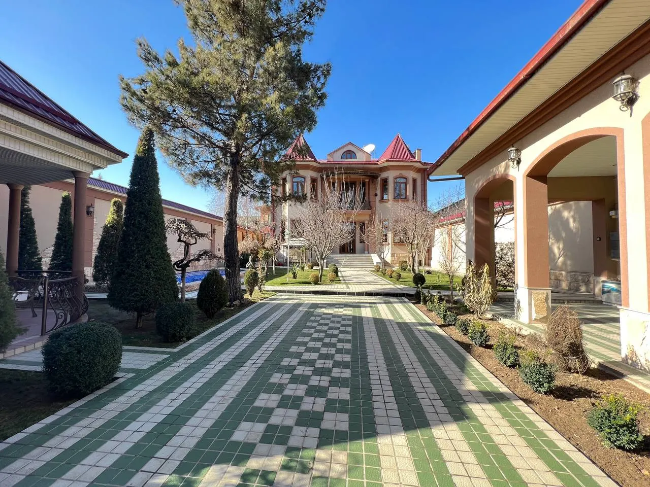Ижарага берилади 6 хонали ҳовли уй, 8 сотих, 600 м² — Мирзо Улуғбек тумани