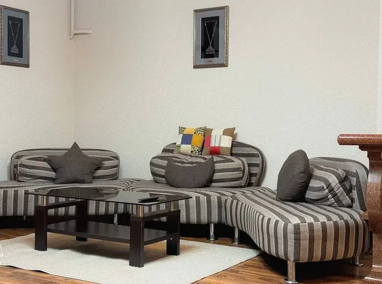 Сотилади 3 хонали квартира, 87 м², 1/5 қават — Мирзо Улуғбек тумани