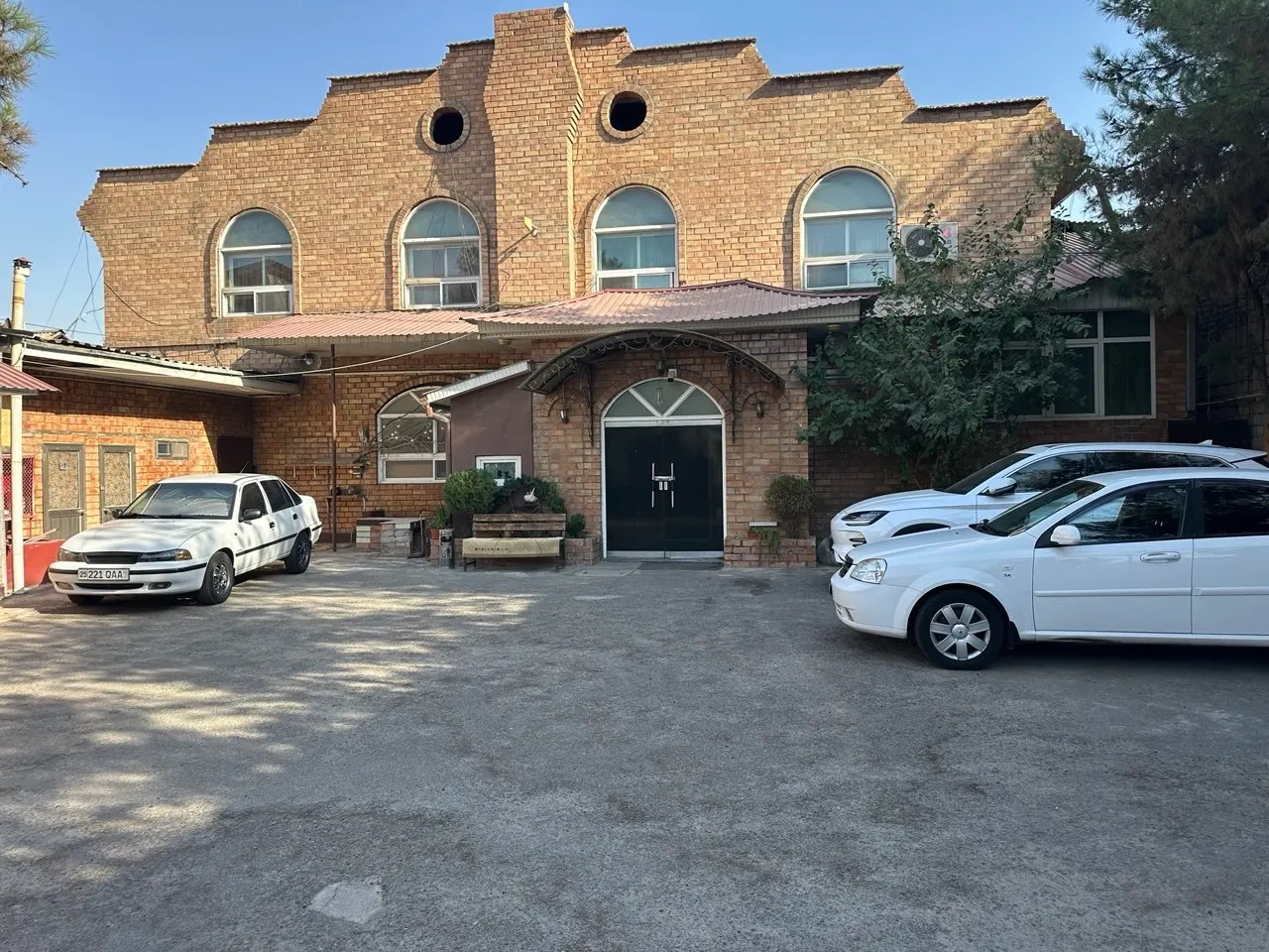 Sotiladi tijorat binosi, 1500 m², 20 sotix — Yashnobod tumani