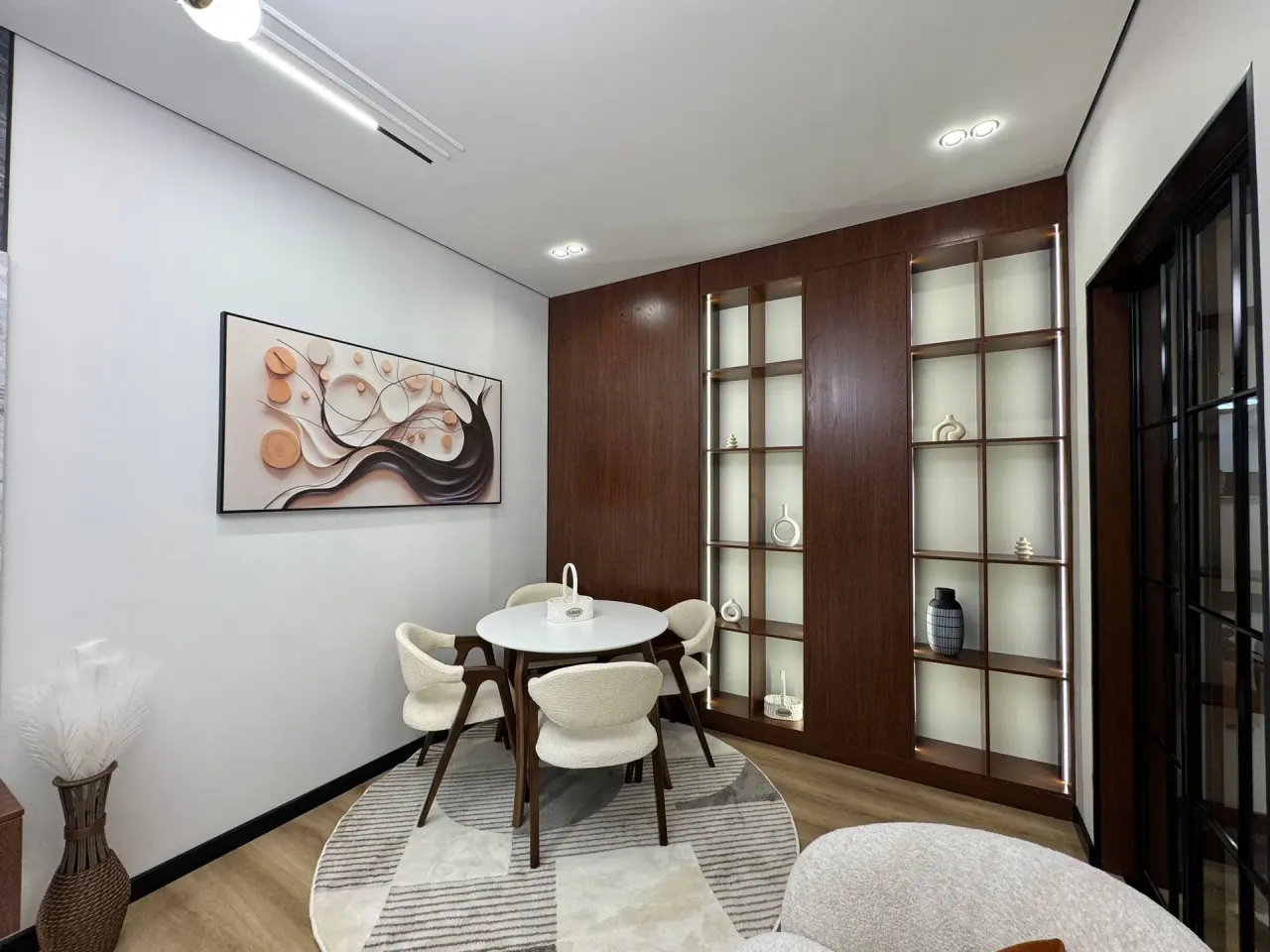 Продаётся 3-комнатная квартира, 57 м², 8/16 этаж — Мирабадский район