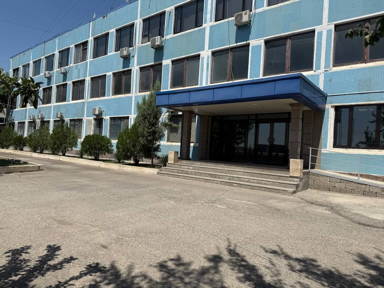 Сдаётся офис, 778 м², 2/3 этаж — Бектемирский район