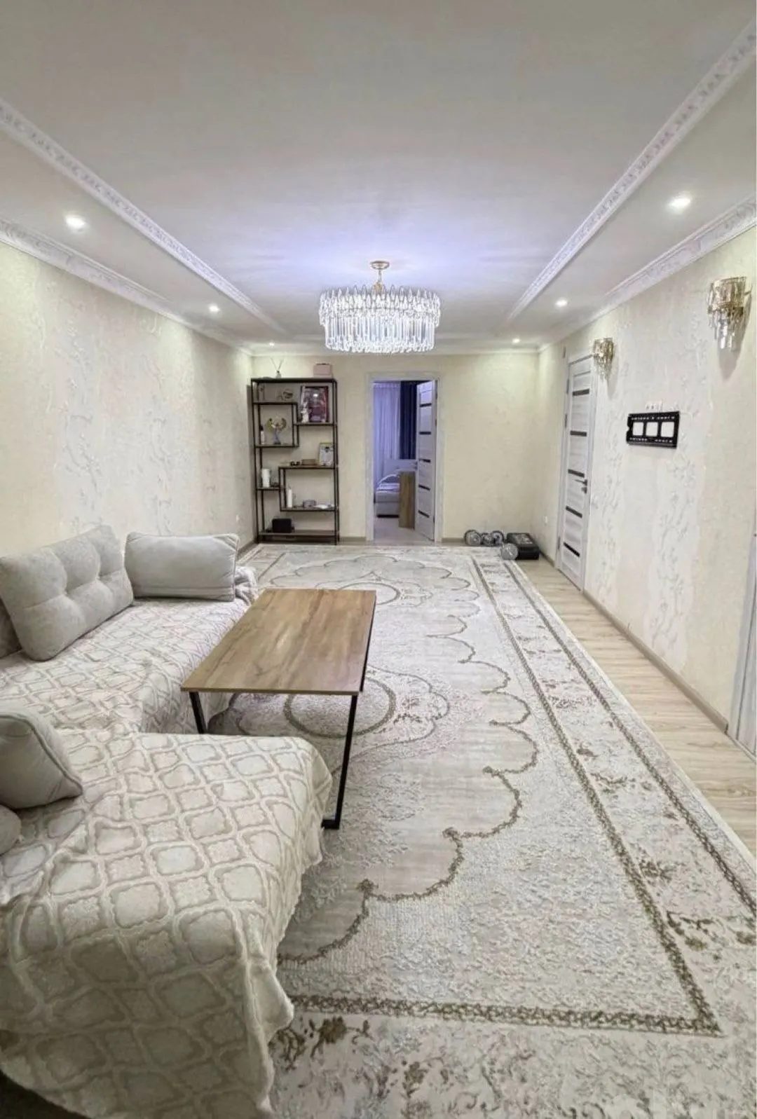 Продаётся 3-комнатная квартира, 68 м², 4/4 этаж — Чиланзарский район