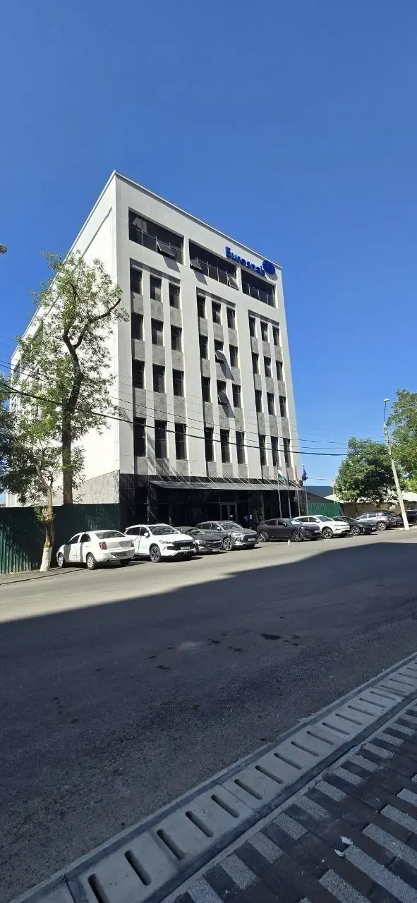 Сдаётся коммерческое помещение, 3300 м², 5/6 этаж — Яшнабадский район