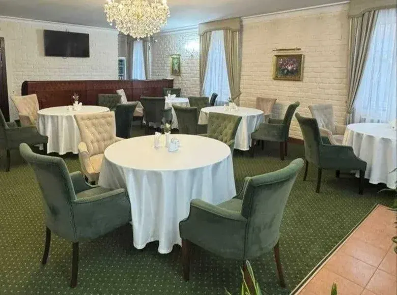 Sotiladi tijorat binosi, 2160 m², 6 sotix, 3/3 qavat — Yakkasaroy tumani