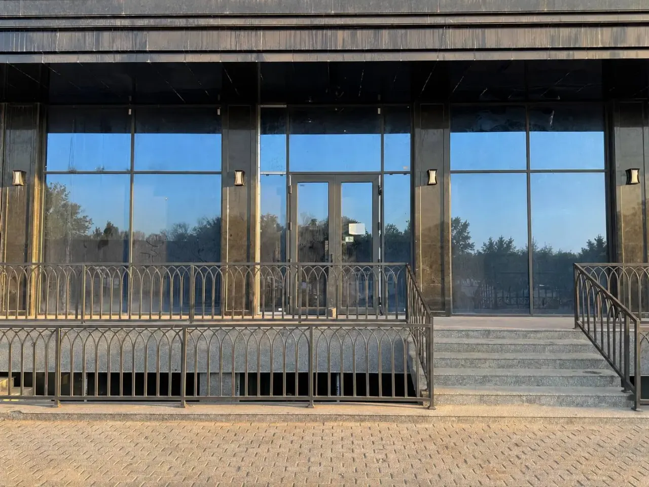 Сдаётся коммерческое помещение, 350 м², 1/1 этаж — Юнусабадский район