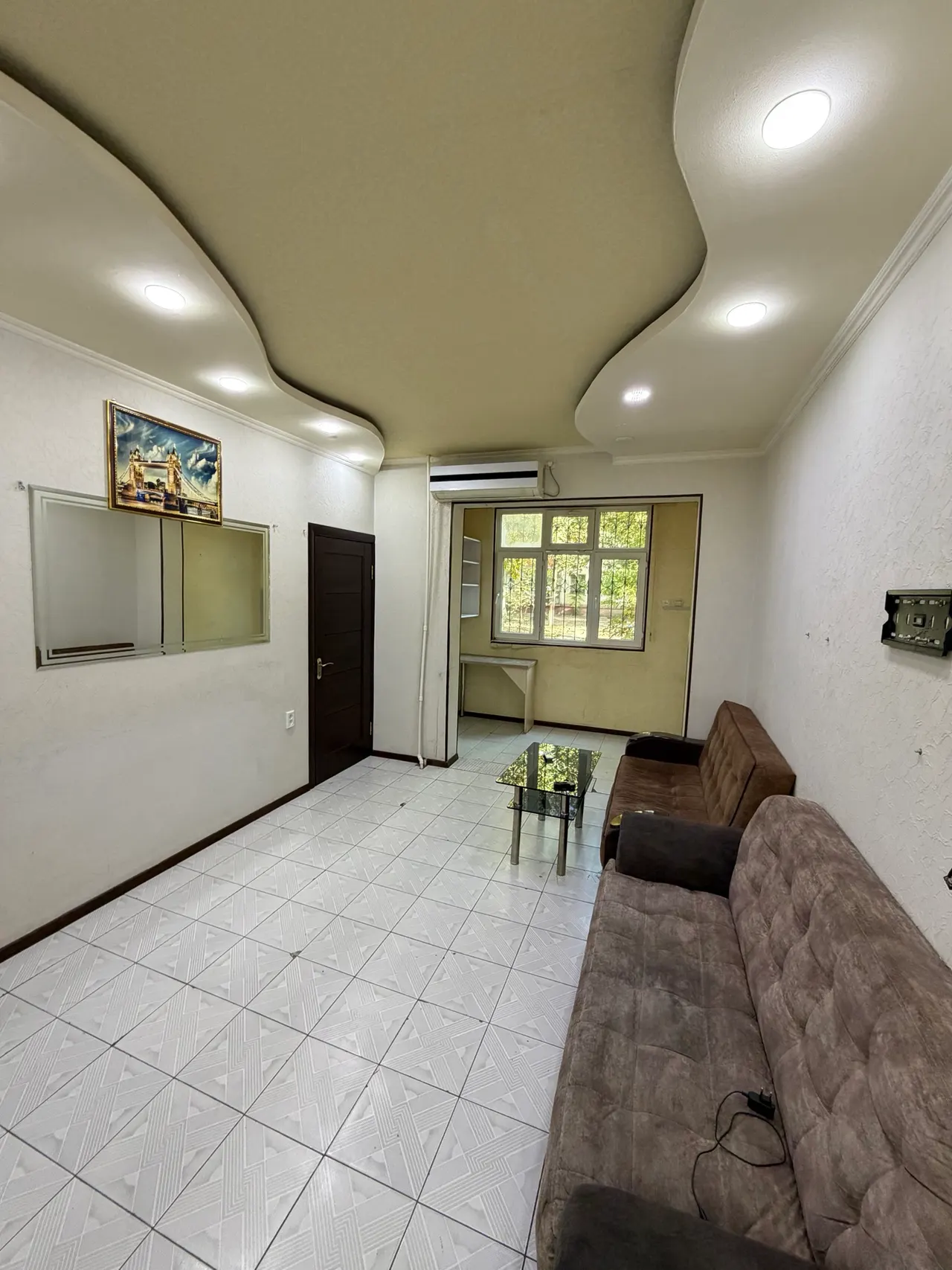 Продаётся 2-комнатная квартира, 55 м², 1/4 этаж — Чиланзарский район