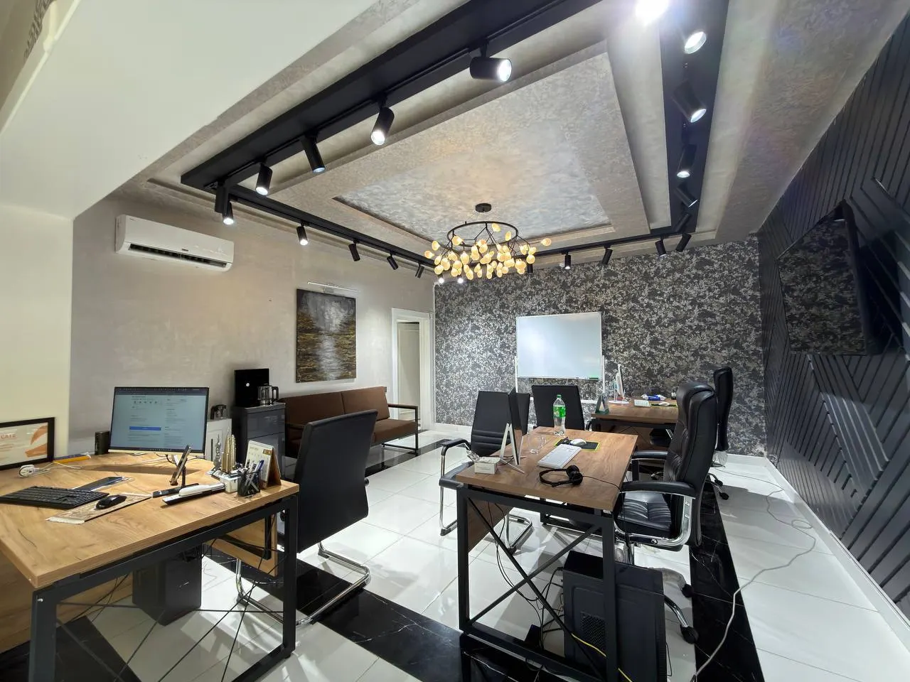 Сотилади тижорат биноси, 85 м², 1/9 қават — Миробод тумани
