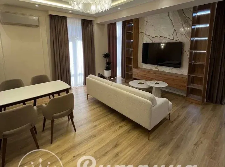 Сотилади 2 хонали квартира, 65 м², 4/9 қават — Мирзо Улуғбек тумани