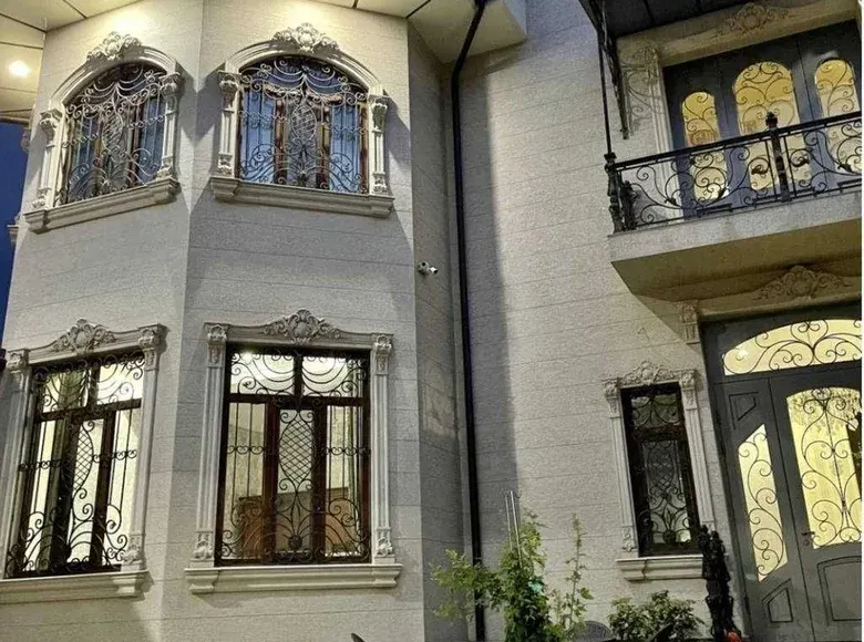 Sotiladi 7 xonali hovli uy, 5 sotix, 680 m² — Mirzo Ulugʻbek tumani