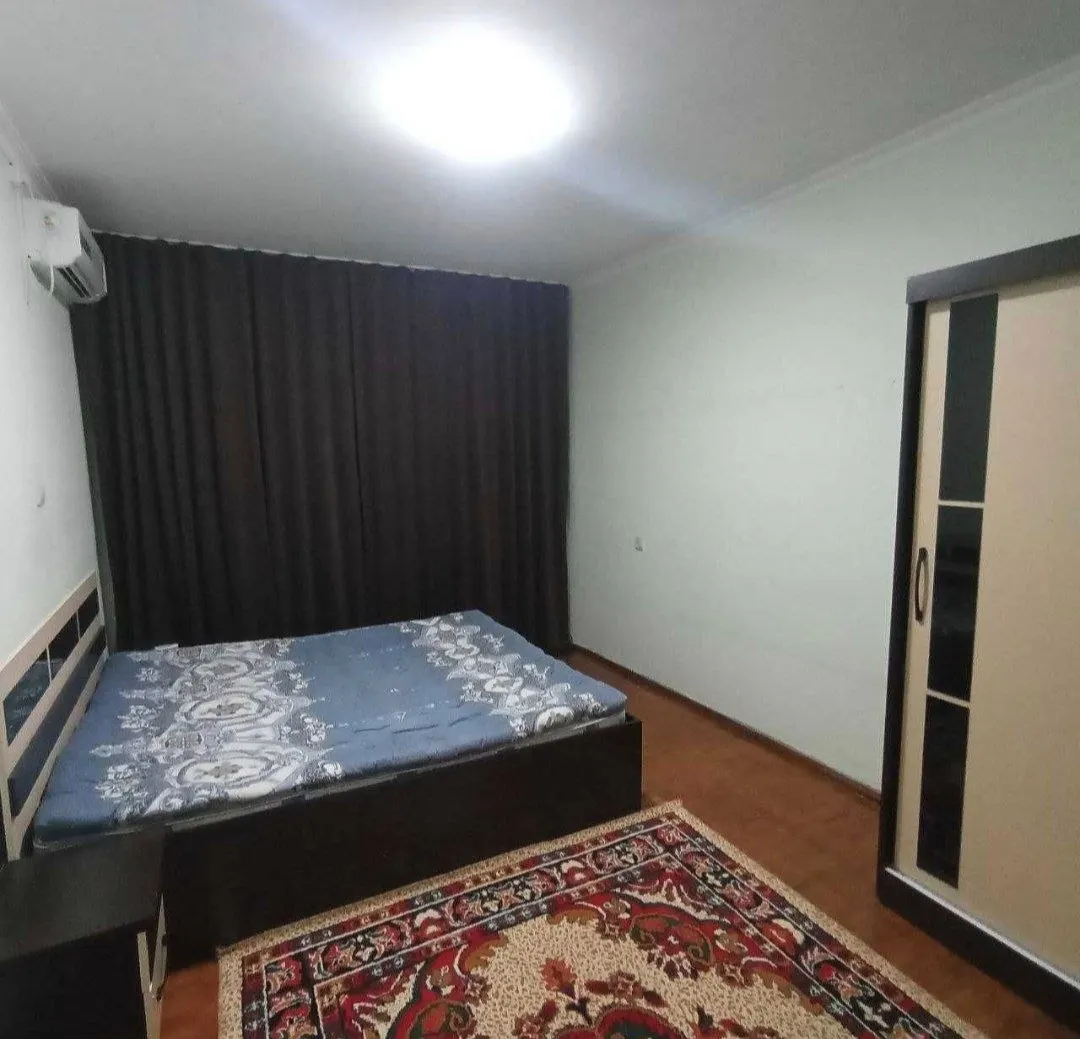 Сдаётся 1-комнатная квартира, 35 м², 2/5 этаж — Яккасарайский район