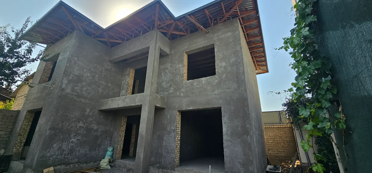 Sotiladi 6 xonali hovli uy, 250 m² — Yashnobod tumani
