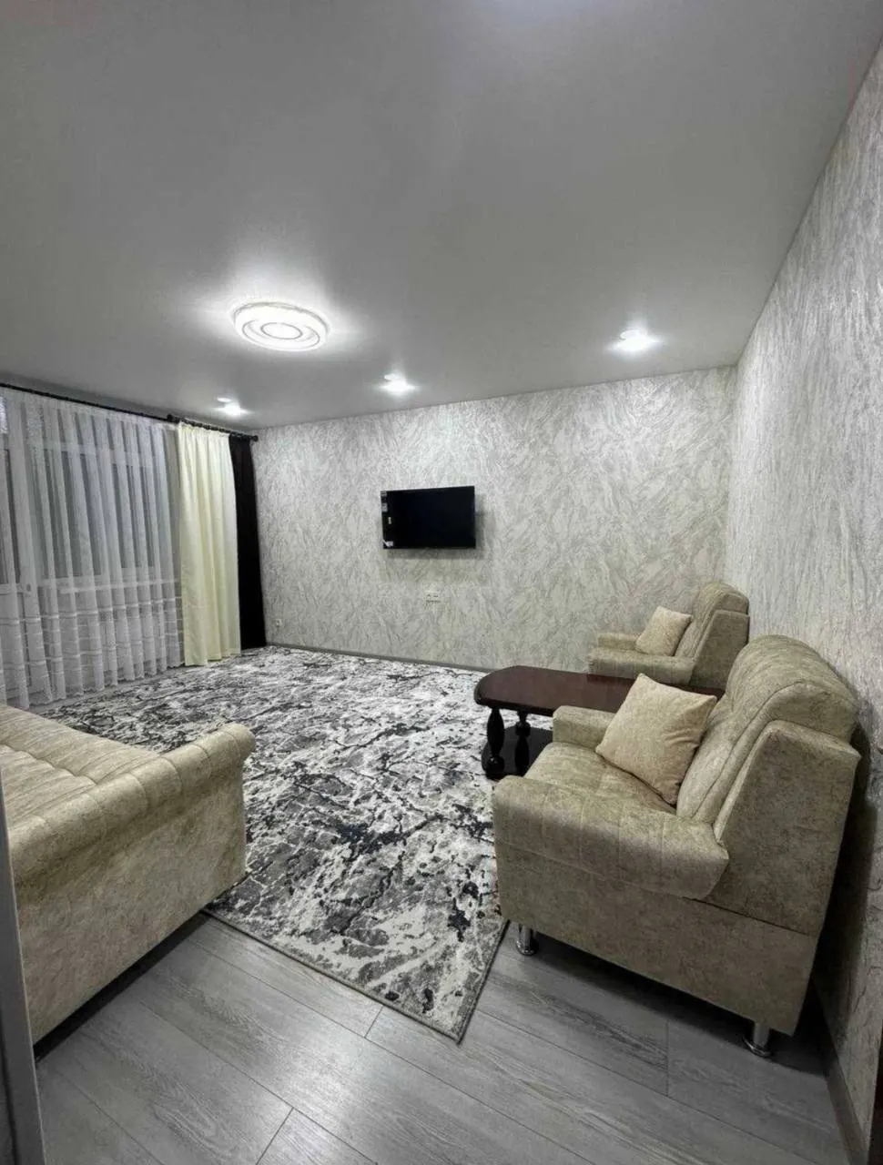Ижарага берилади 2 хонали квартира, 57 м², 2/4 қават — Яккасарой тумани