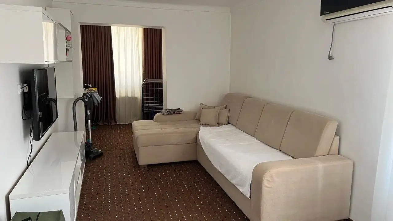 Сдаётся 1-комнатная квартира, 45 м², 5/9 этаж — Яккасарайский район
