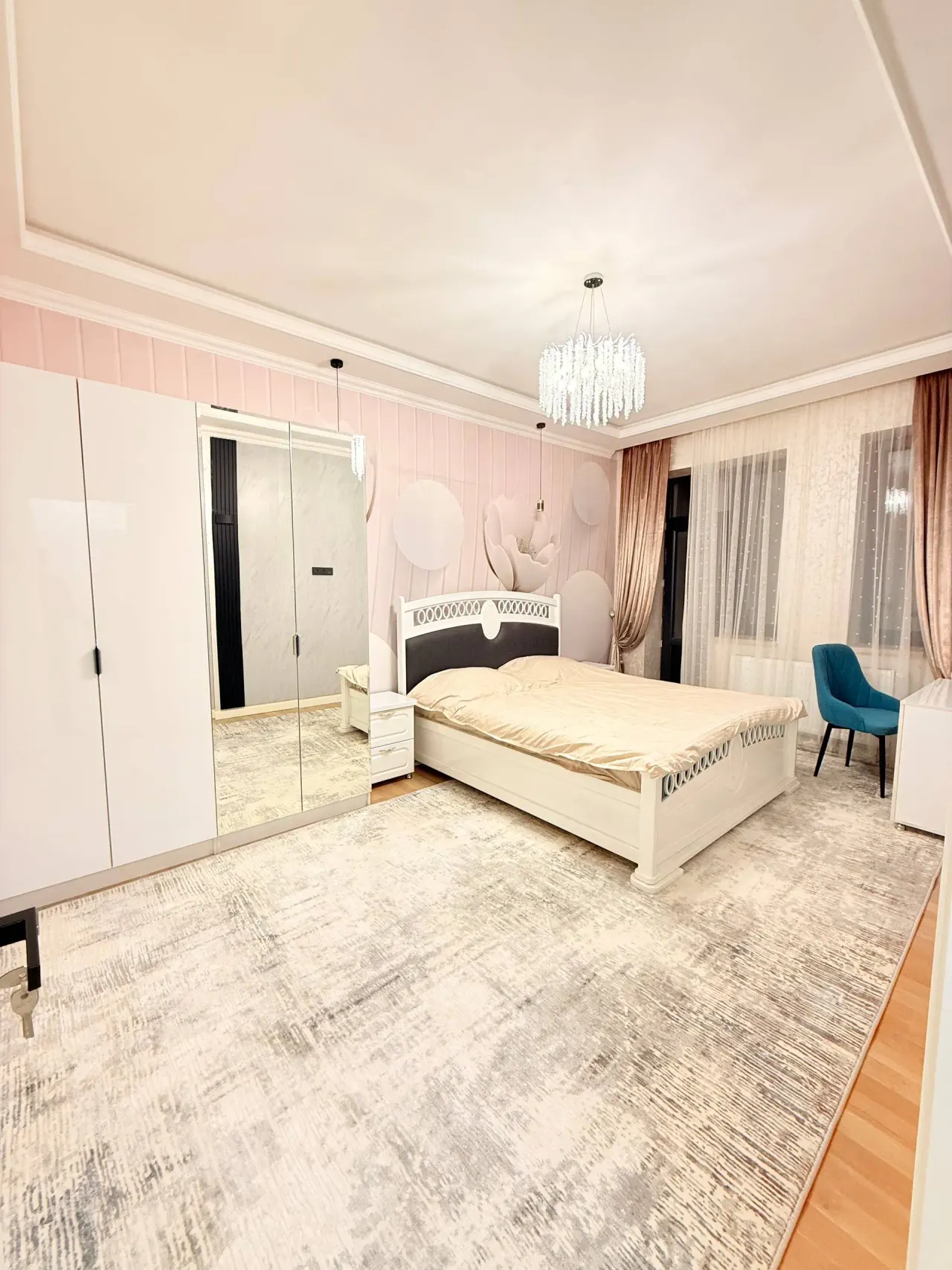 Ijaraga beriladi 4 xonali kvartira, 130 m², 4/10 qavat — Yunusobod tumani