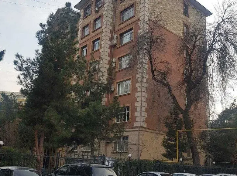 Продаётся 4-комнатная квартира, 180 м², 6/8 этаж — Мирабадский район