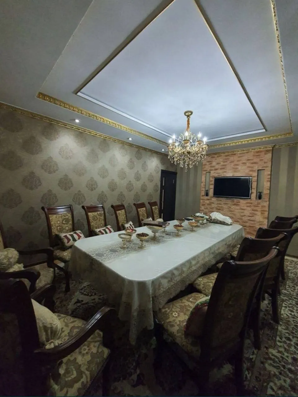 Сотилади 5 хонали квартира, 110 м², 9/9 қават — Юнусобод тумани
