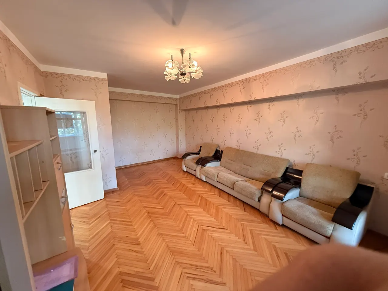 Sotiladi 1 xonali kvartira, 50 m², 3/7 qavat — Yakkasaroy tumani