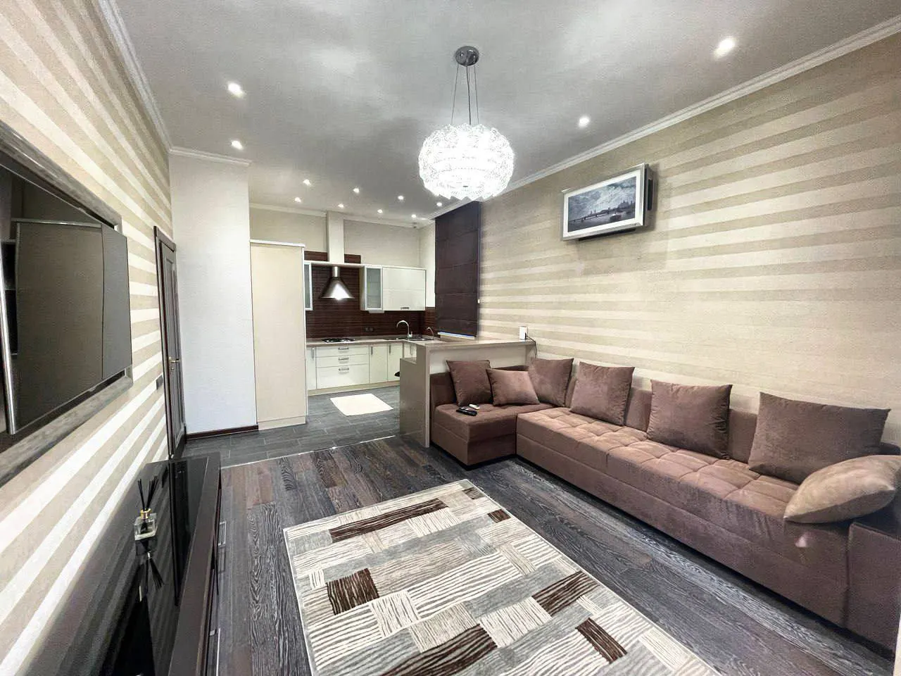 Продаётся 2-комнатная квартира, 65 м², 3/8 этаж — Мирабадский район