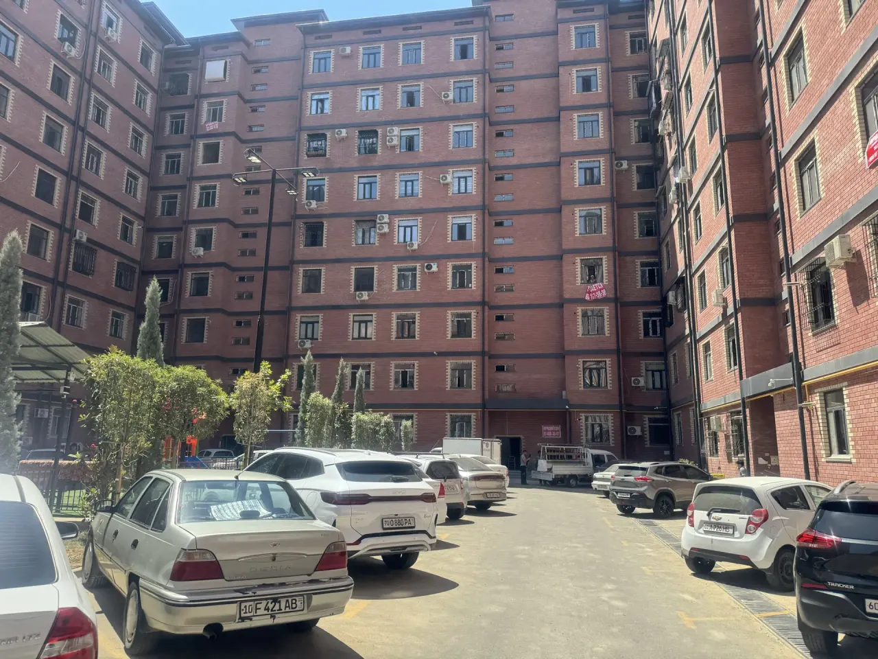 Сотилади 2 хонали квартира, 56 м², 1/9 қават — Учтепа тумани