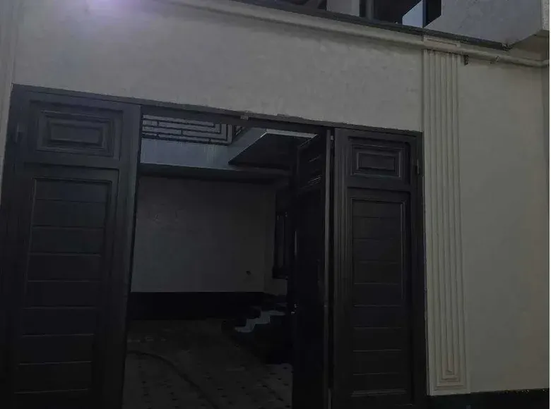 Sotiladi 7 xonali hovli uy, 1.7 sotix, 380 m² — Yunusobod tumani
