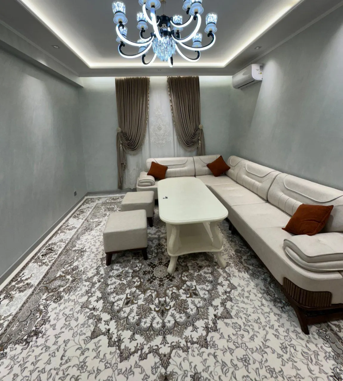 Сдаётся 2-комнатная квартира, 67 м², 1/4 этаж — Мирабадский район