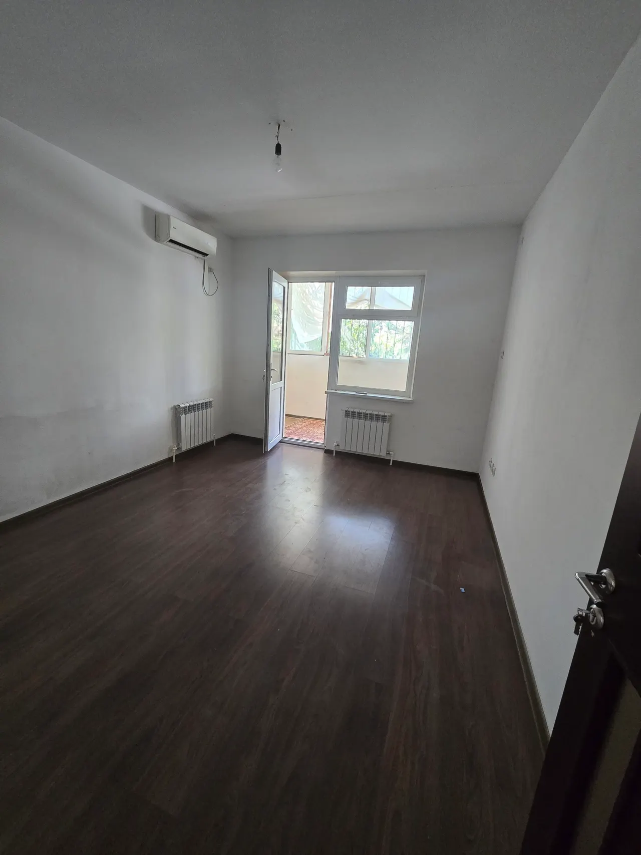 Сотилади 2 хонали квартира, 60 м², 1/9 қават — Янгиҳаёт тумани