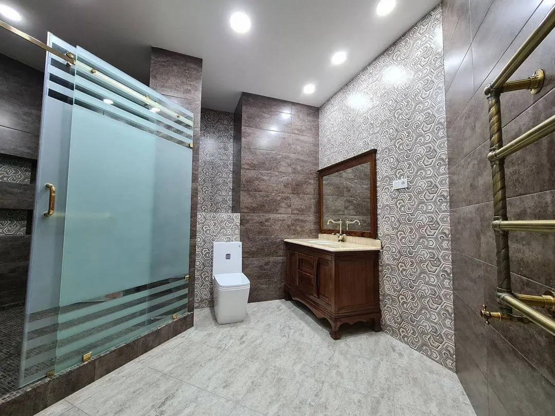 Продаётся 5-комнатная квартира, 198 м², 5/8 этаж — Яккасарайский район