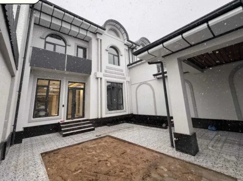 Сотилади 5 хонали ҳовли уй, 2.8 сотих, 210 м² — Сергели тумани