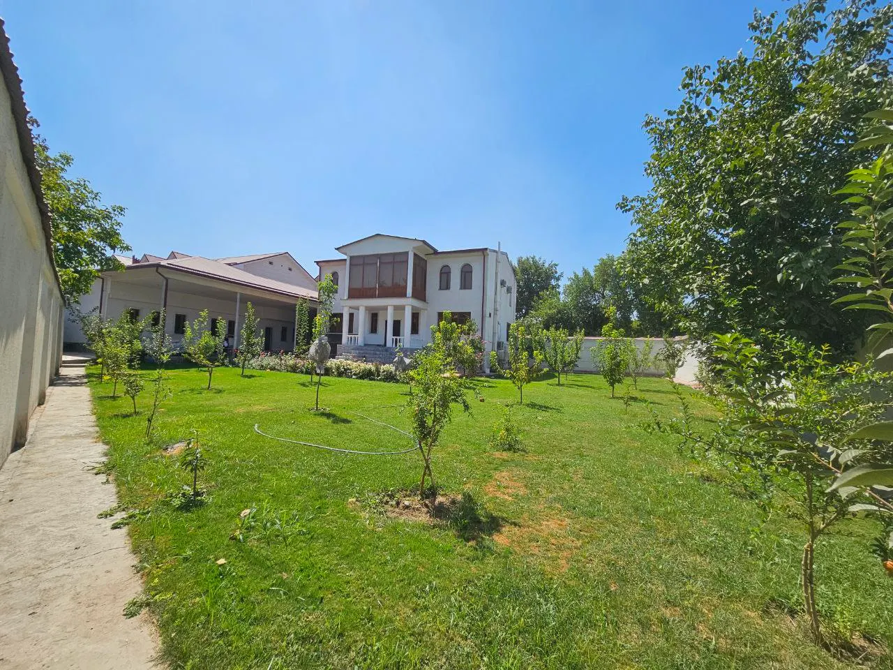 Сотилади 6 хонали ҳовли уй, 15 сотих, 500 м² — Яккасарой тумани