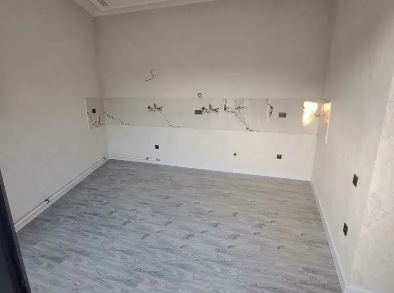 Сотилади 6 хонали ҳовли уй, 1.6 сотих, 170 м² — Сергели тумани