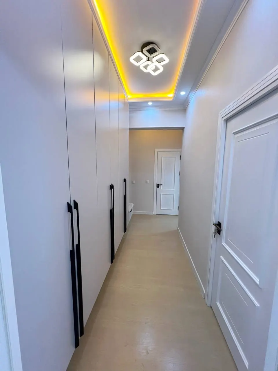 Продаётся 3-комнатная квартира, 63 м², 10/16 этаж — Учтепинский район