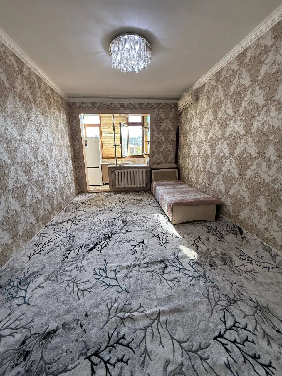Продаётся 1-комнатная квартира, 38 м², 4/4 этаж — Юнусабадский район
