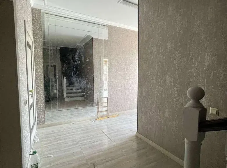 Сотилади 4 хонали ҳовли уй, 1.3 сотих, 130 м² — Сергели тумани