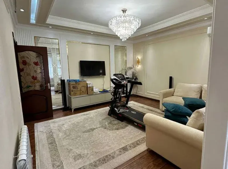 Сотилади 3 хонали квартира, 100 м², 1/9 қават — Миробод тумани