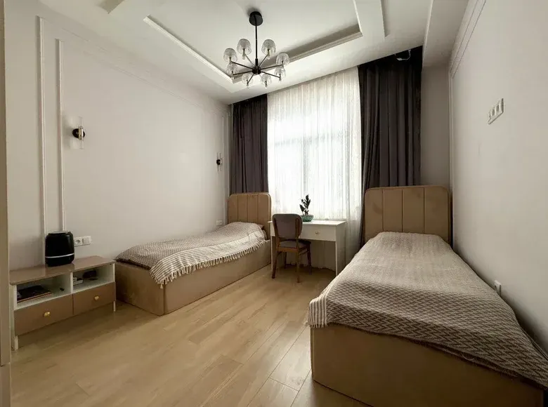 Продаётся 3-комнатная квартира, 106 м², 2/4 этаж — Сергелийский район