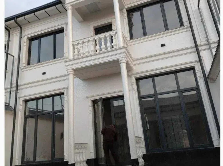 Сотилади 7 хонали ҳовли уй, 2.2 сотих, 240 м² — Қибрай тумани