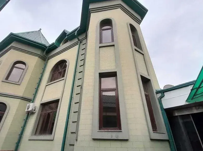 Сотилади 7 хонали ҳовли уй, 470 м² — Яккасарой тумани