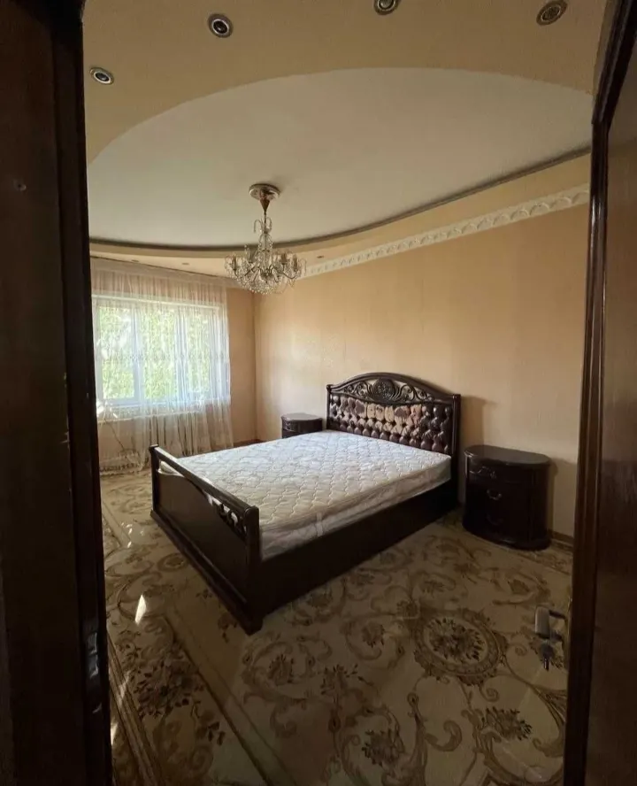 Сдаётся 4-комнатная квартира, 100 м², 2/4 этаж — Шайхантахурский район