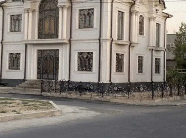 Sotiladi 11 xonali hovli uy, 6.5 sotix — Uchtepa tumani
