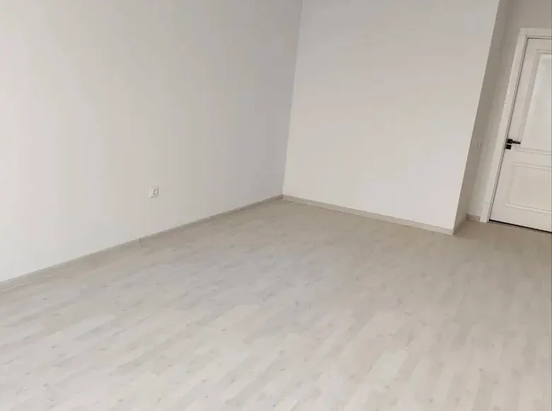 Sotiladi 2 xonali kvartira, 90 m², 8/12 qavat — Yakkasaroy tumani
