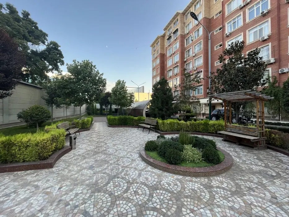 Сдаётся 3-комнатная квартира, 115 м², 3/8 этаж — Яккасарайский район