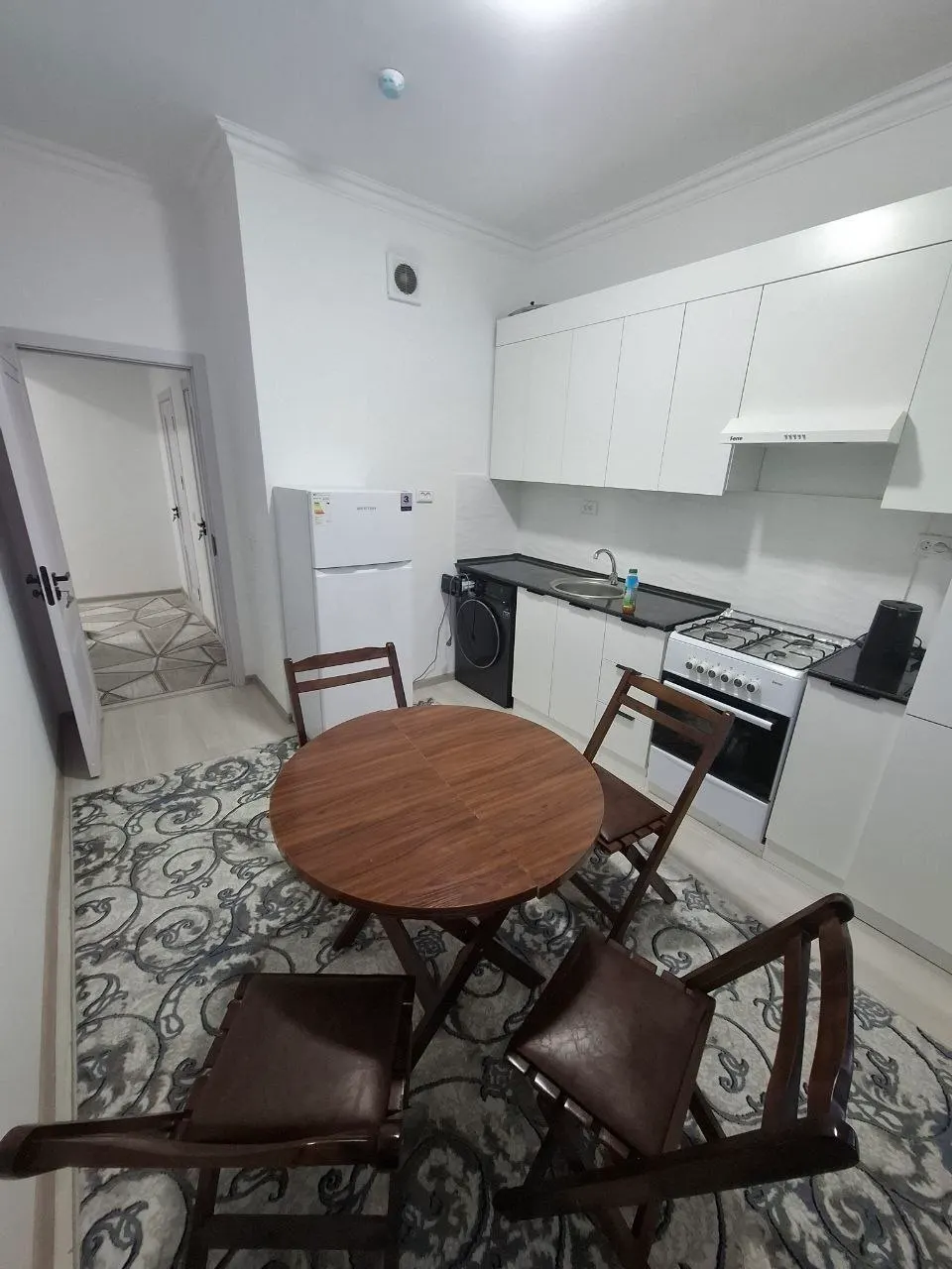 Ijaraga beriladi 1 xonali kvartira, 40 m², 2/16 qavat — Yangihayot tumani