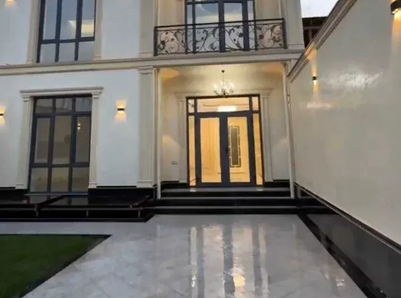 Sotiladi 5 xonali hovli uy, 2 sotix, 250 m², 1/2 qavat — Sergeli tumani