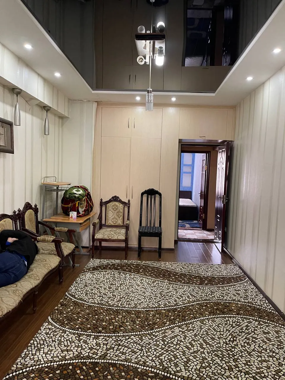 Продаётся 5-комнатная квартира, 107 м², 1/5 этаж — Юнусабадский район