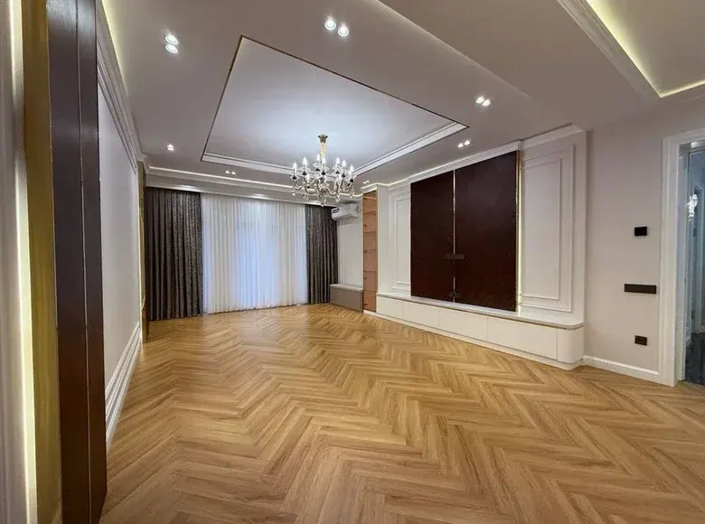 Продаётся 4-комнатная квартира, 144 м², 5/9 этаж — Яшнабадский район