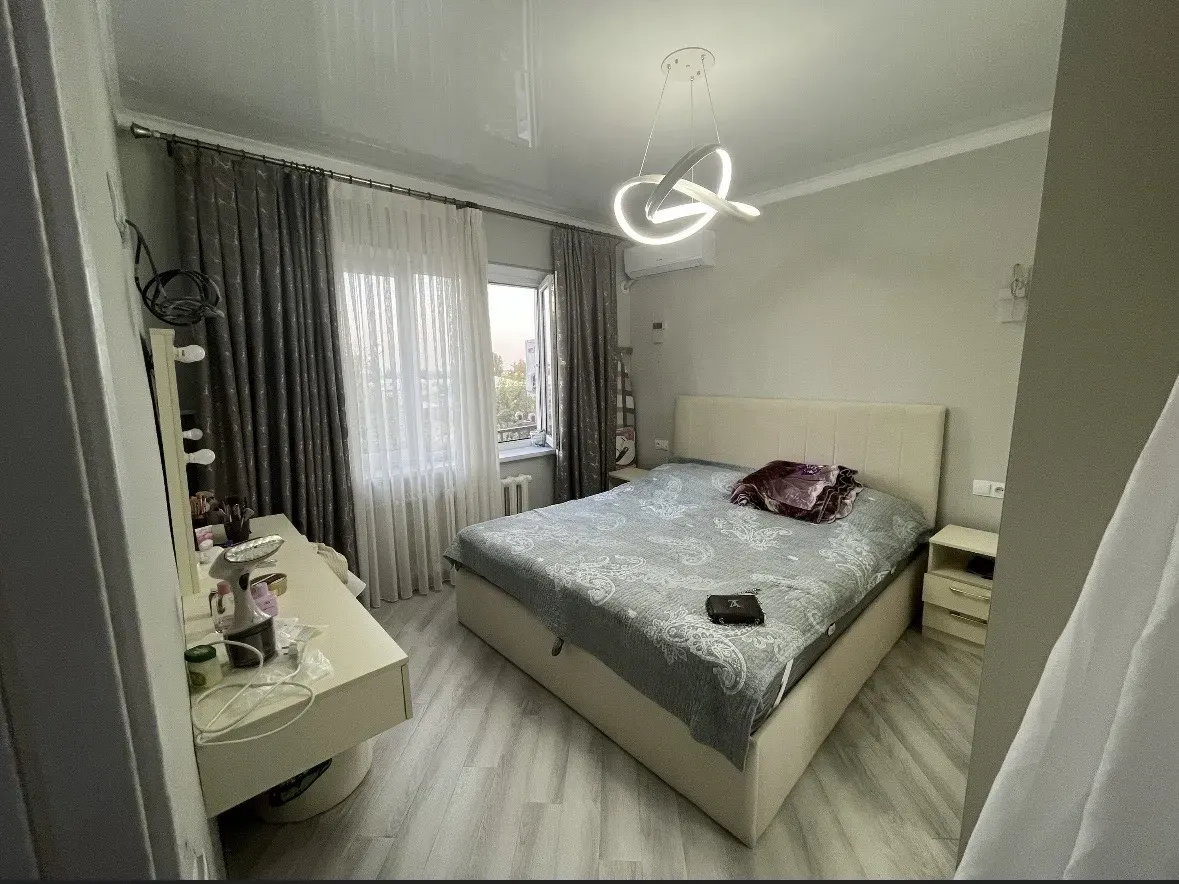 Сотилади 2 хонали квартира, 60 м², 3/4 қават — Зангиота тумани