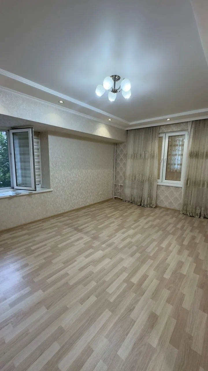 Продаётся 1-комнатная квартира, 42 м², 2/4 этаж — Юнусабадский район