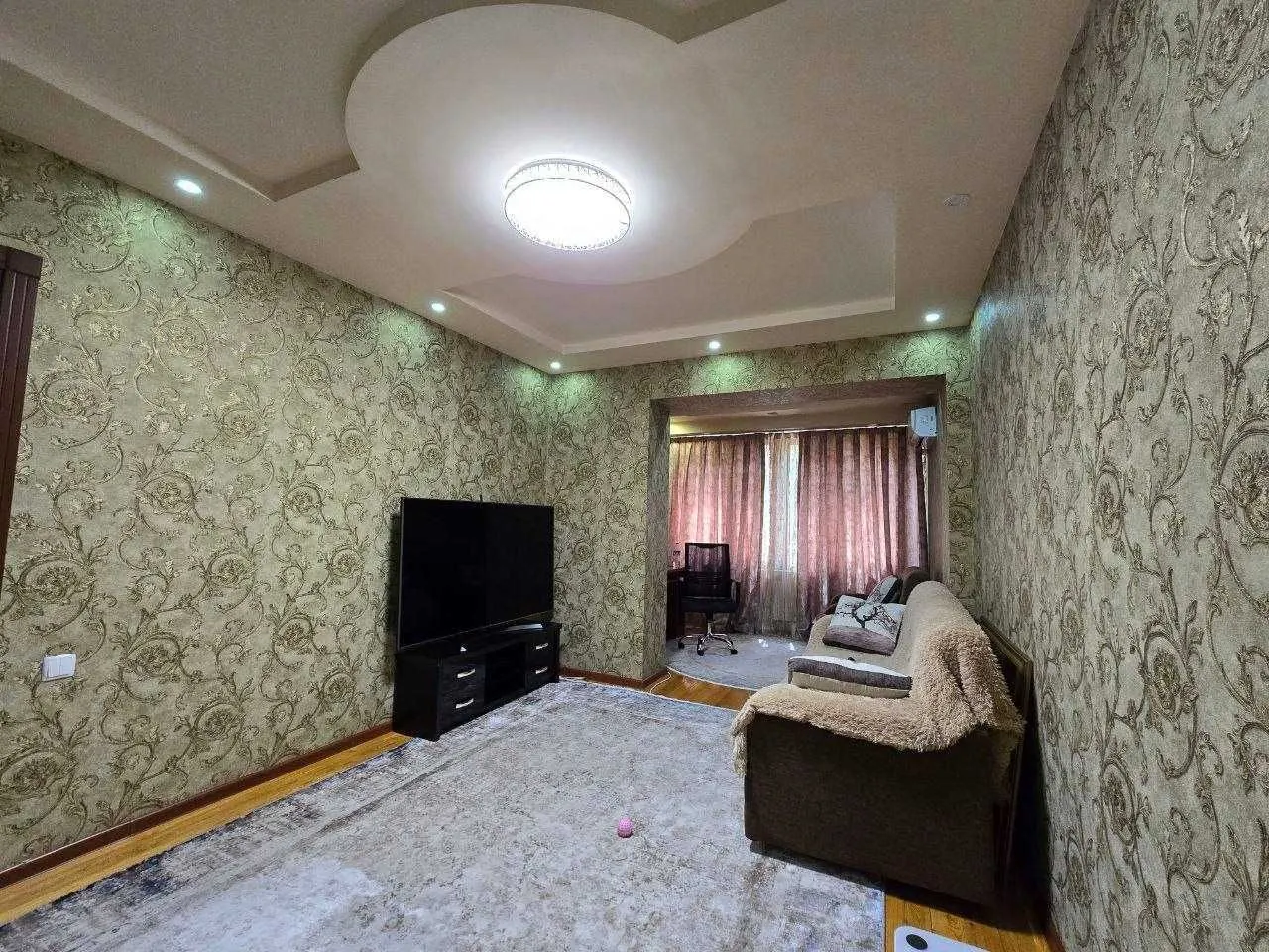 Сотилади 2 хонали квартира, 57 м², 2/4 қават — Мирзо Улуғбек тумани