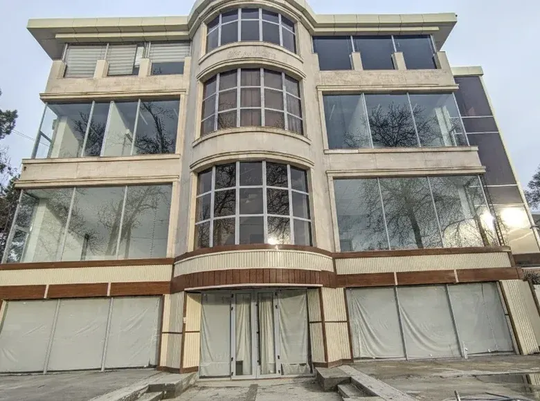 Сотилади тижорат биноси, 242 м² — Шайхонтоҳур тумани