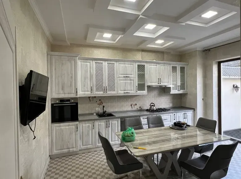 Ижарага берилади 6 хонали ҳовли уй, 2.5 сотих, 200 м² — Мирзо Улуғбек тумани